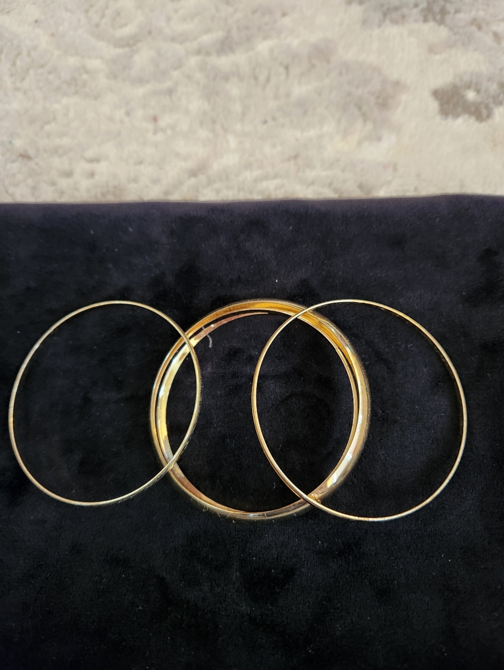 Gold Tone Women’s Bangle Bracelet Set - Classic Stackable Bangles